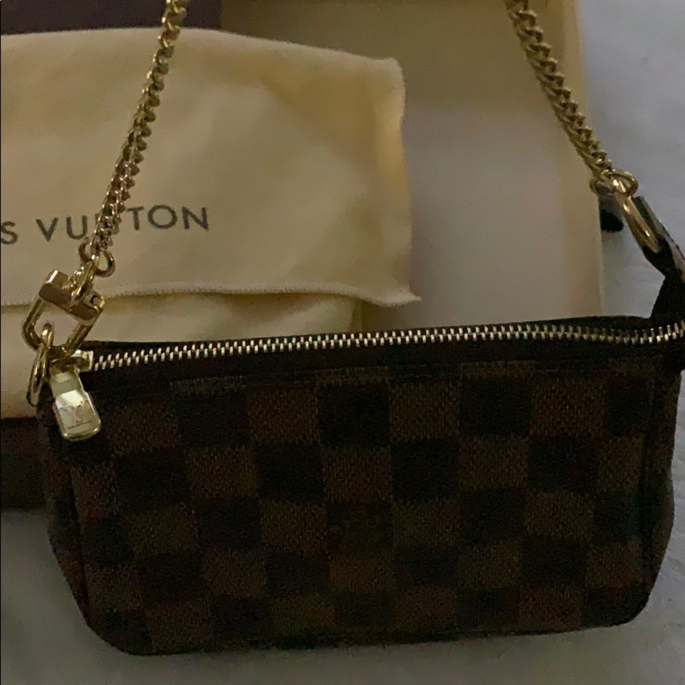 $300 - Picture 3 of 5